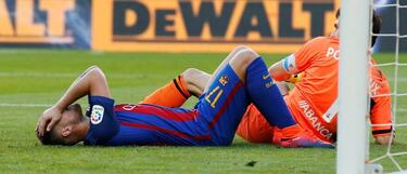 Rafinha defends Alcácer as he misses chances against Depor