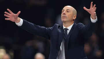 Joan Peñarroya, con el Partizán en su estreno en la Euroliga, contra el Maccabi.