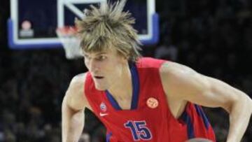 <b>ENORME. </b>Kirilenko, en una acción del partido Zalgiris-CSKA.