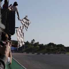 Oliveira es profeta en su tierra y Miller se venga de Morbidelli