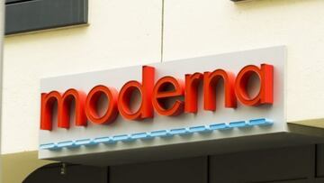 Una voluntaria de la vacuna de Moderna: "Te deja sin vida un día"