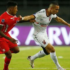 América cae ante Paranaense en el debut de Juan Carlos Osorio