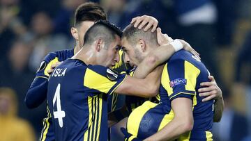 Fenerbahce saca ventaja con gran actuación de Mauricio Isla