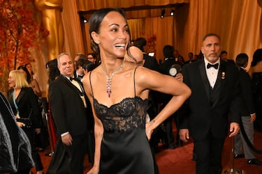Zoe Saldaña durante la 98.ª edición de los premios Oscar 2026 celebrados en el Dolby Theatre.