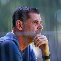 Fernando Hierro niega haber dejado a Chivas por dinero