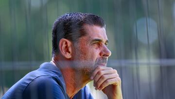 Fernando Hierro niega haber dejado a Chivas por dinero