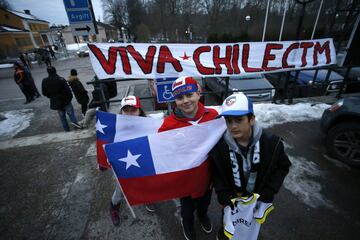 Los jugadores de la Roja recibieron el apoyo de los hinchas en la previa del amistoso ante Suecia.