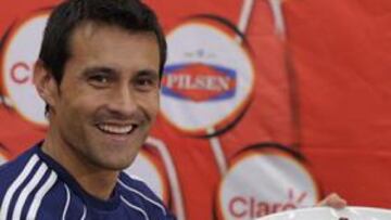 Tarta de sorpresa para Justo Villa para celebrar su 33 cumpleaños.