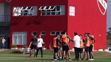 El club confirmó este viernes el diagnóstico de Silvio Romero y Braian Martínez. Ambos futbolistas, que habían dado positivo en los testeos rápidos.