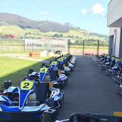 Jóvenes y leyendas de McLaren se citan en el kárting de Alonso