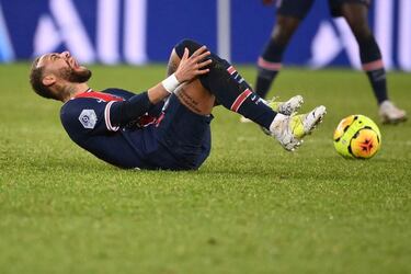 Neymar escapes serious injury