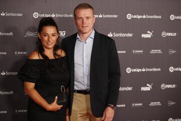 Alberto García Cabrera, exfutbolista español, junto a su pareja. 



