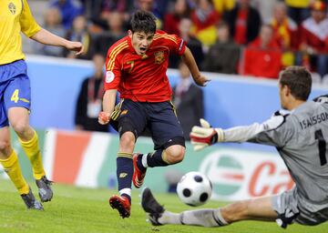 Villa marcó el gol que dio a España el pase a los cuartos de final del la Eurocopa 2008, fue ante Suecia. 
