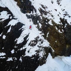 Alex Txikon llega al Campo 2 del Annapurna