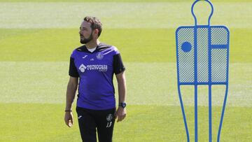 El entrenador del Getafe, Bordal&aacute;s, durante un partido.