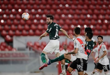 Palmeiras golea a River Plate en el Estadio Libertadores de América y complica la llave para el equipo de Rafael Santos Borré y Jorge Carrascal, quien salió expulsado