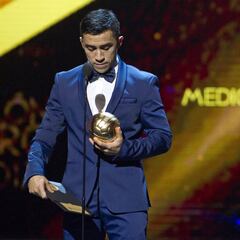 Edson Puch se lleva el Balón de Oro de la liga mexicana