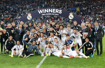 El Real Madrid conquistó la segunda Supercopa de Europa de su historia tras vencer al Sevilla por 2-0 con un doblete Ronaldo, nombrado “MVP” de la final. La final se disputó el 12 de agosto de 2014 en el Cardiff City Stadium, sede del Cardiff City FC. El rival del Real Madrid, el Sevilla, conquistó su primera Supercopa de Europa hace ocho años tras vencer al Barcelona por 3-0 en el Stade Louis II, mismo estadio donde el Real Madrid ganó su primera Supercopa de Europa. En esta ocasión, el Real Madrid venció por 2-0. En este partido debutaron Kroos y James, dos de los fichajes de esa campaña. Ancelotti culminó una gran temporada tras ganar la UEFA Champions League contra el Atlético de Madrid en la final de Lisboa y este título europeo.