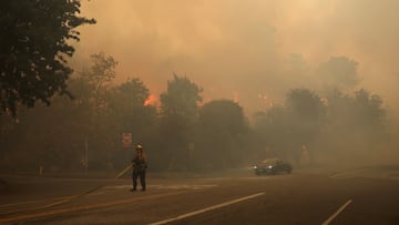 Los vientos extremos han sido el detonante de un incendio de 200 acres en Pacific Palisades. Estas son las zonas que cuentan con órdenes de evacuación.