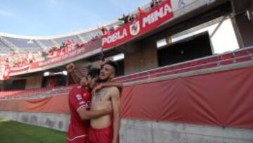 Mario Parra celebra el gol del triufo, durante el partido valido por la decimoquinta fecha campeonato 2015-2016 primera B entre los equipos de La Serena vs Concepcion en el estadio La Portada de La Serena.