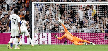 Szczesny defende pênalti cobrado por Mbappé em Real Madrid x Barcelona.
