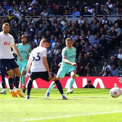 Trossard castiga al Tottenham