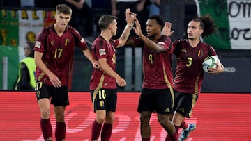 Roma (Italy), 10/10/2024.- Belgium's Leandro Trossard (2-L) celebrates with his teammates after scoring the 2-2 goal during the UEFA Nations League group A2 soccer match between Italy and Belgium, in Rome, Italy, 10 October 2024. (Bélgica, Italia, Roma) EFE/EPA/ETTORE FERRARI