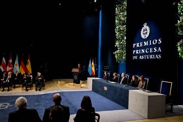 Un momento de la 44º edición de los Premios Princesa de Asturias en el teatro Campoamor.