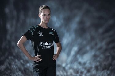 SLAM, compa?ero de vuelo de Emirates Team New Zealand