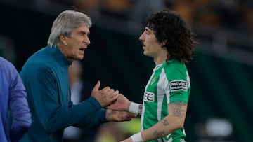 Pellegrini, con Bellerín.