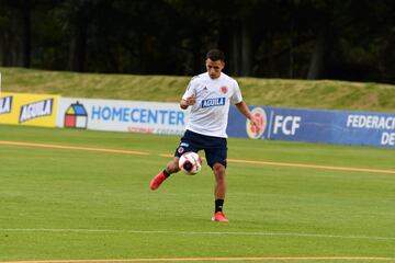 En la sede de la Federación Colombiana de Fútbol, en Bogotá, los convocados por Reinaldo Rueda para el morfociclo de la Selección Colombia tuvieron su primer día de entrenamiento. 