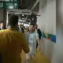 When Neymar and Messi bumped into each other in the tunnel