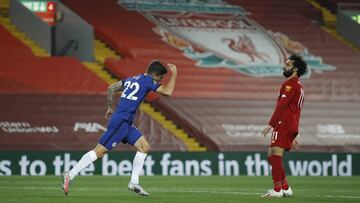 El estadounidense salió del banquillo y sumó una nueva gran actuación con el conjunto Blue, que cayó en su visita ante el campeón de la Premier League.