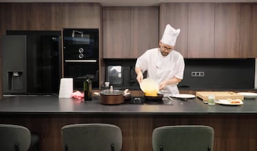 Xokas cocina la tortilla de patatas perfecta: “El debate con o sin cebolla no tiene sentido”