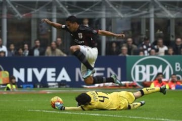 Carlos Bacca es uno de los goleadores de la temporada 2015-2016 de la Serie A.