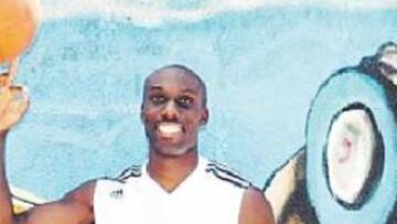 <b>BENITO.</b> No diga Bennett, diga Benito. Seis años como líder y abanderado del Tau Baskonia convirtieron al actual base madridista en ciudadano ilustre de Vitoria. Se ganó a pulso el reconocimiento y la amistad de los aficionados. Hoy intentará amargarles la tarde.