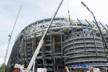 Las lamas del exterior ya están instalándose en la fachada del nuevo Santiago Bernabéu. Serán una de las grandes características del nuevo feudo blanco.