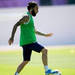 A Jota Peleteiro le salen pretendientes en España