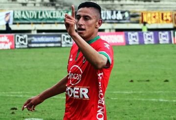 Después de lucir con Patriotas Boyacá, fue adquirido por Tigres y luego prestado a Independiente Medellín.