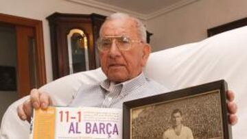 José Llopis Corona formó parte del Real Madrid que inauguró el actual estadio Santiago Bernabéu, y del equipo que goleó por 11-1 al Barcelona en las semifinales de la Copa de 1943