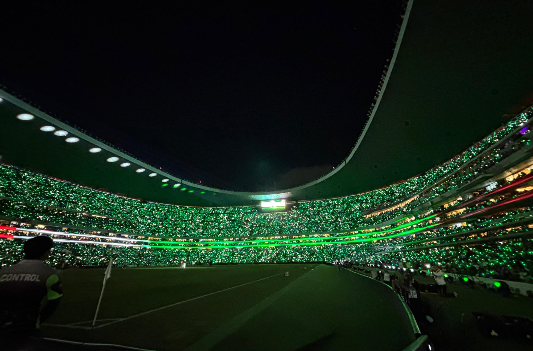 Espacios sin butacas, lugares aún no remodelados, así se taparon  