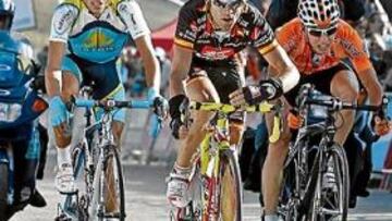 <b>PELEA POR LAS BONIFICACIONES. </b>Valverde superó en el sprint a Contador y Antón, y se llevó 12 segundos de bonificaci el madrileño consiguió ocho.