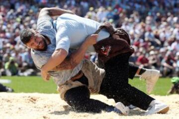 Tradicional Festival de lucha que se celebra en la ciudad de Estavayer-le-Lac, Suiza.