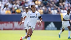 Chicharito brace propels LA Galaxy in Portland