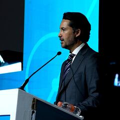 Yon de Luisa estuvo presente en Conferencia Anual de Derecho del Futbol