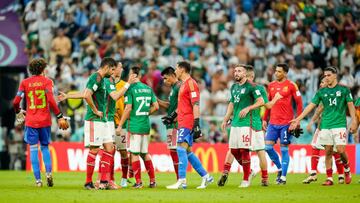 LUSAIL CITY, QATAR - NOVEMBER 26: Players of Mexico looks dejected during the FIFA World Cup Qatar 2022 Group C match between Argentina and Mexico at Lusail Stadium on November 26, 2022 in Lusail City, Qatar. (Photo by Tnani Badreddine/DeFodi Images via Getty Images)