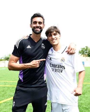 Descubriendo a Manuel Ángel: “Decíamos que sería el que llegaría más lejos, por delante de Nico Paz”