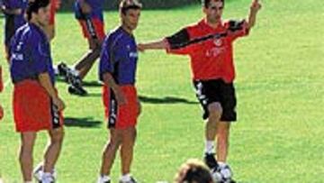 <b>CONFIANZA EN LA CANTERA.</B> Fernando Vázquez ha recuperado al cedido Camuñas, entre otras cosas.