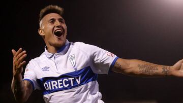 Nicolás Castillo renovó por una temporada en Católica