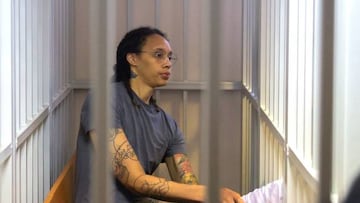 Fiscalía de Rusia encontró culpable este jueves a la basquetbolista Brittney Griner por contrabando de drogas, y la sentenció a 9 años y medio de prisión.